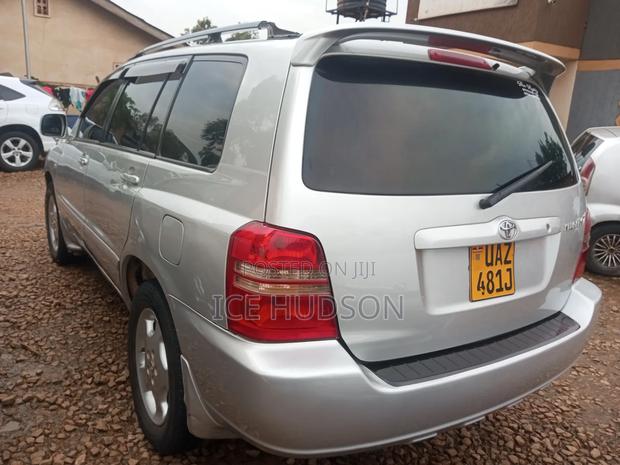 Toyota Kluger 2003 Gray