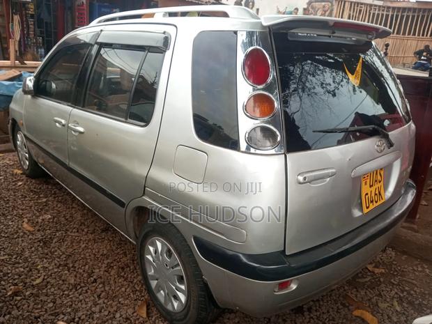 Toyota Raum 2002 Gray