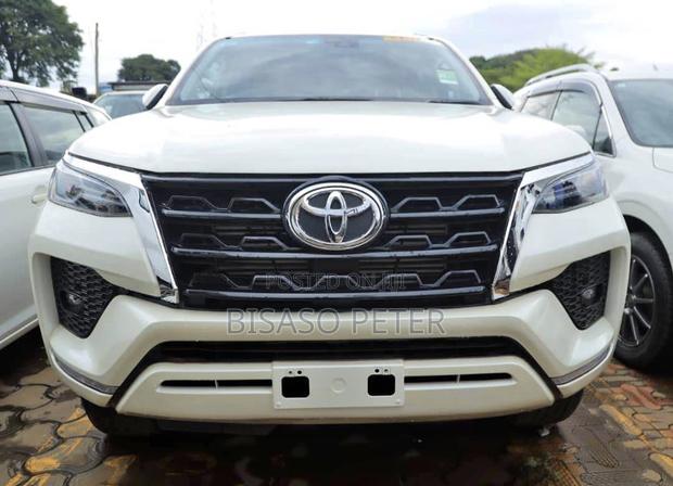 Toyota Fortuner 2.8 D AWD 2021 White