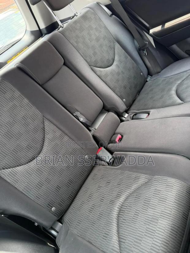 Toyota RAV4 2010 Silver