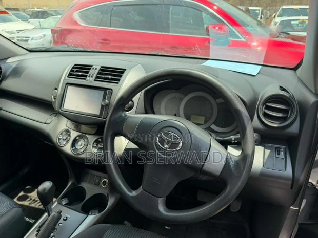 Toyota RAV4 2010 Silver