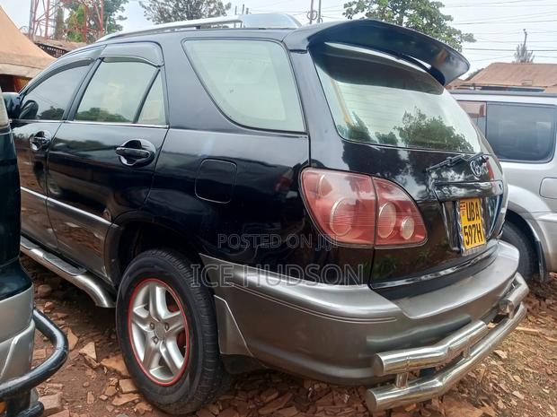 Toyota Harrier 2001 Black