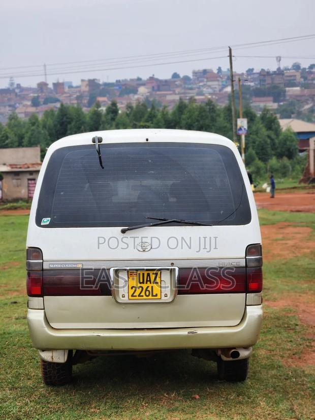 Toyota HiAce 1998 White