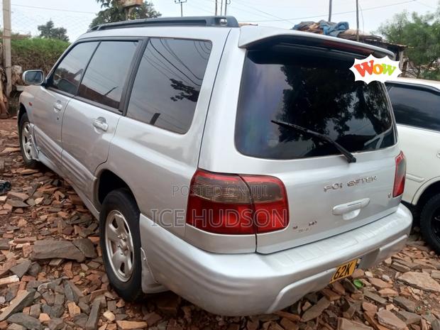 Subaru Forester 2000 Gray