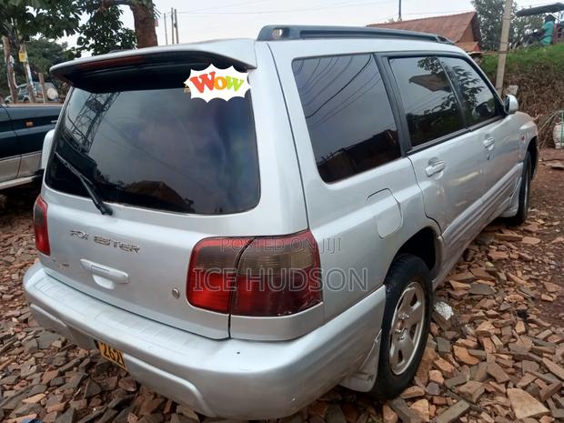 Subaru Forester 2000 Gray