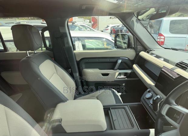 Land Rover Defender 2023 Blue