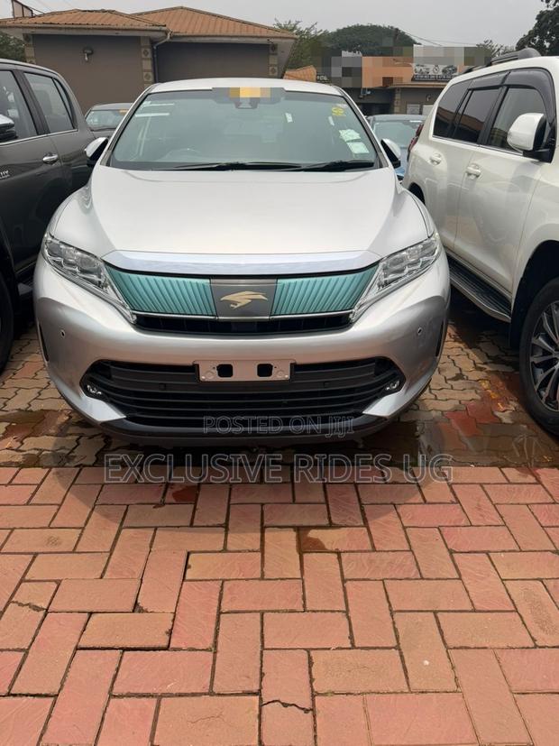 Toyota Harrier 2.0 2017 Silver