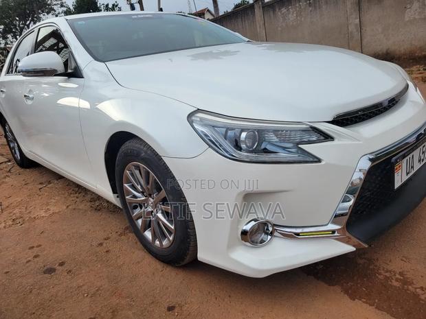 Toyota Mark X 2.5 AWD 2014 White