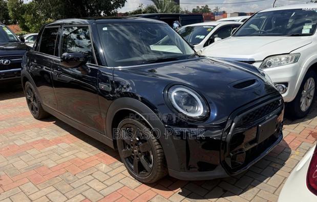Mini Cooper 2023 Blue