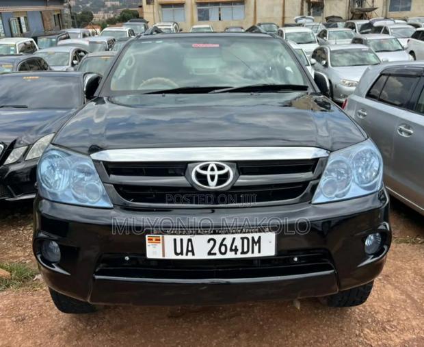 Toyota Fortuner 2008 Black