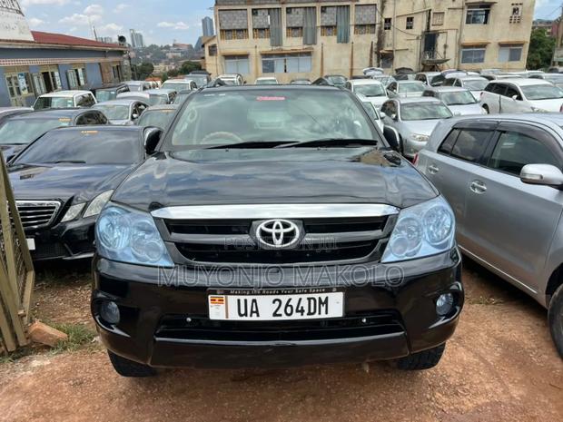 Toyota Fortuner 2008 Black