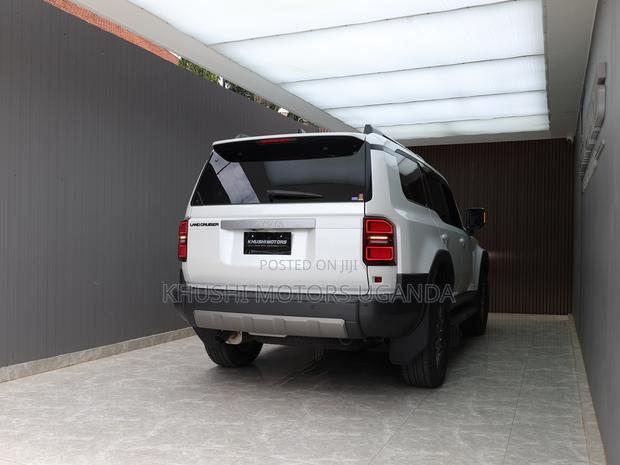 Toyota Land Cruiser LC250 2024 White