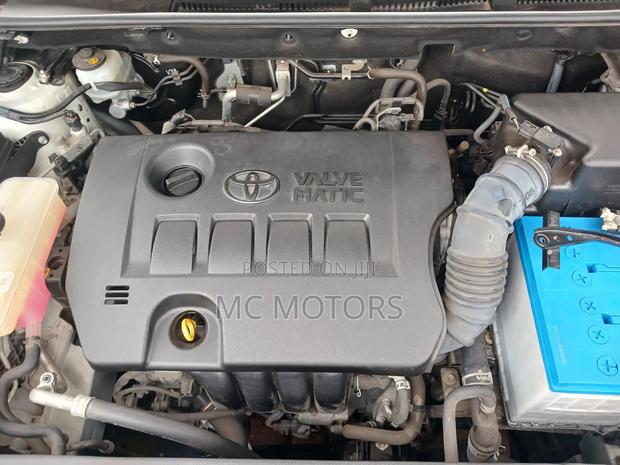 Toyota Harrier 2.0 2016 White