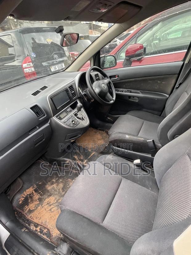 Toyota Wish 2007 Silver