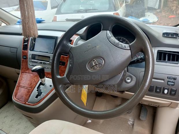 Toyota Alphard 2005 Silver