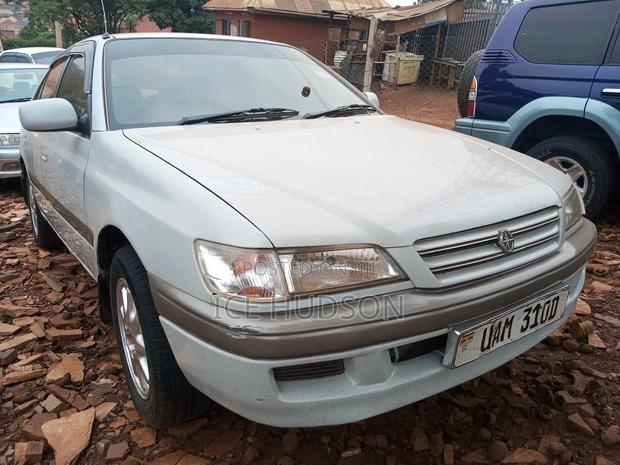 Toyota Premio 2001 White