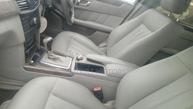 Mercedes-Benz E200 2010 Blue