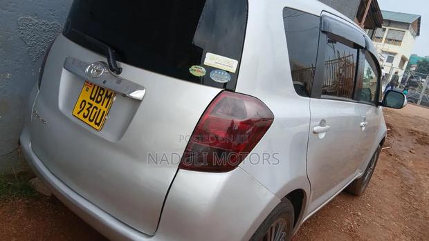 Toyota Ractis 2008 Silver