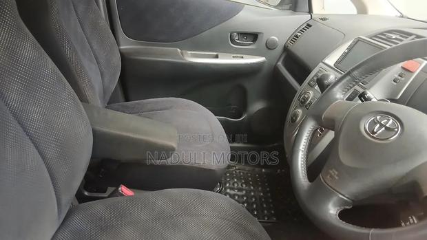 Toyota Ractis 2008 Silver