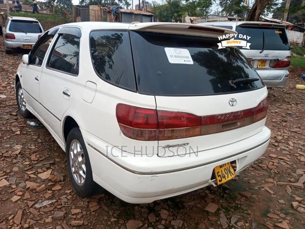 Toyota Vista 2000 White