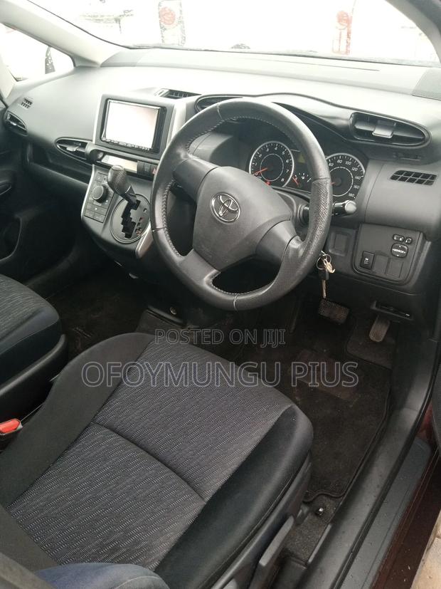 Toyota Wish 2011 Maroon