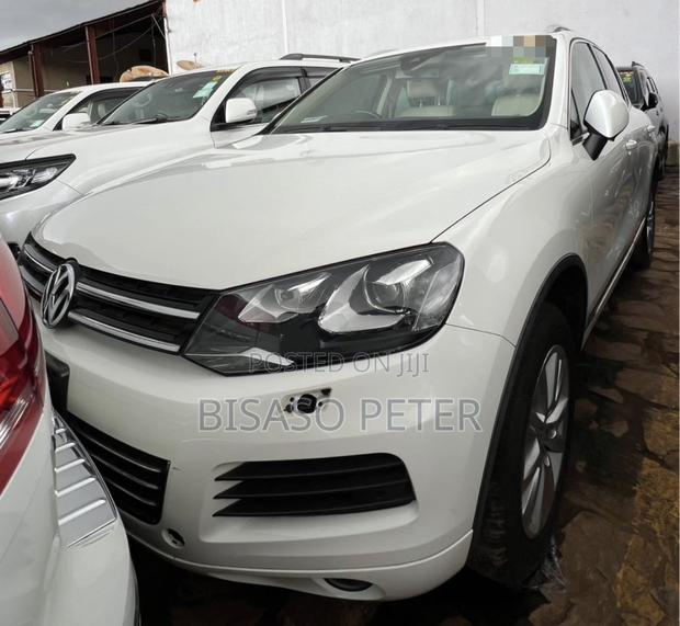Volkswagen Touareg 2012 White