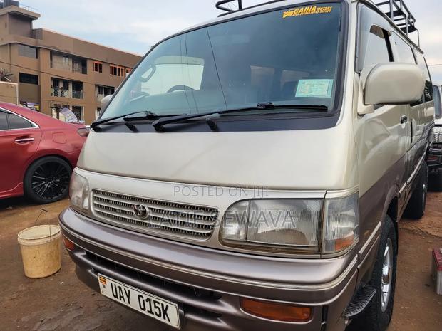 Toyota HiAce 1998 Silver