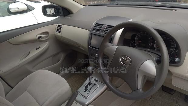Toyota Axio 2010 Silver
