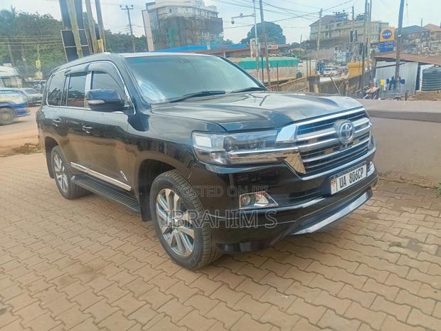 Toyota Land Cruiser Prado 2017 Black