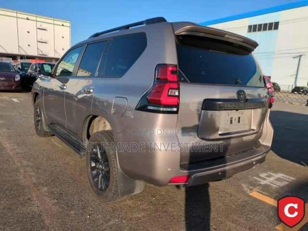 Toyota Land Cruiser Prado 2023 Burgundy