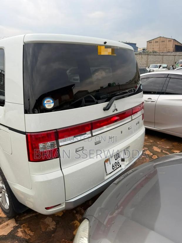 Mitsubishi Delica 2012 White