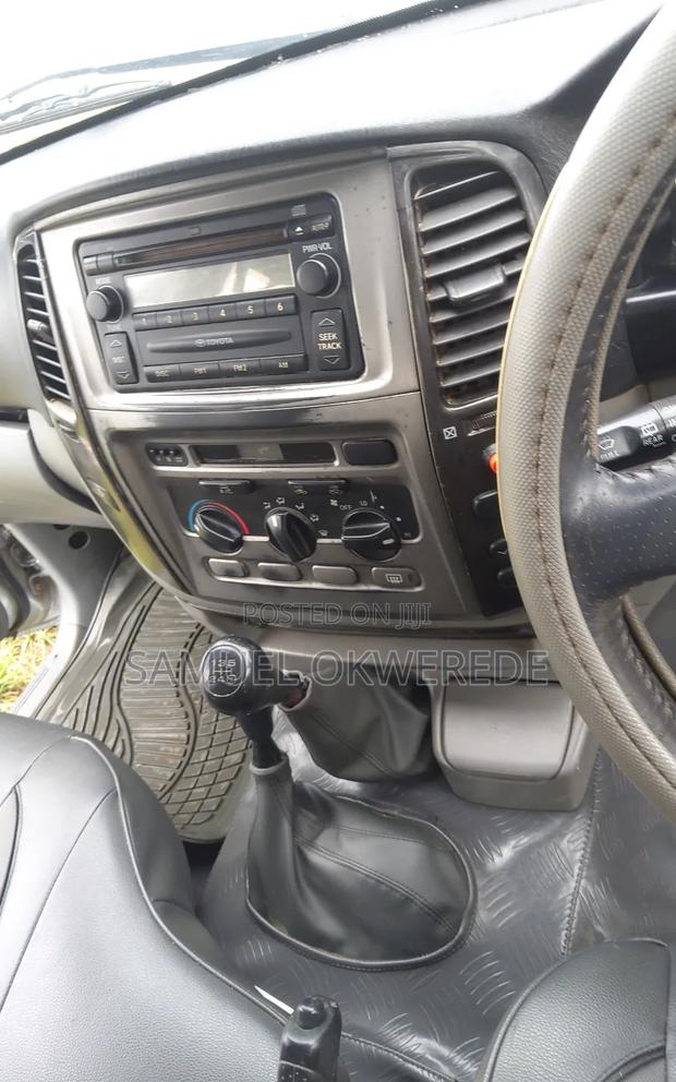 Toyota Land Cruiser 100 4.2 2006 Gray