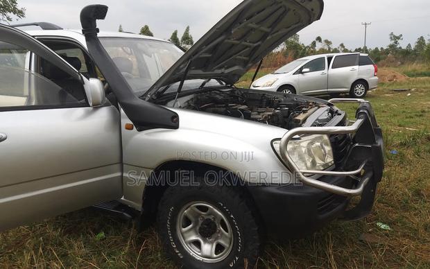 Toyota Land Cruiser 100 4.2 2006 Gray