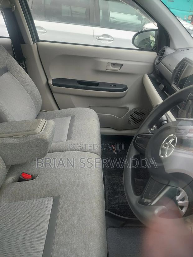 Toyota Passo 2016 Silver