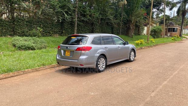 Subaru Legacy 2010 Silver