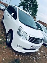 Toyota Noah 2012 Pearl for sale
