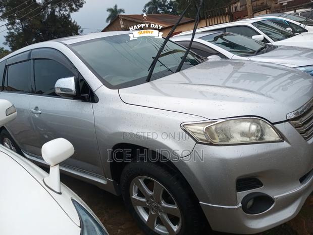 Toyota Vanguard 2008 White