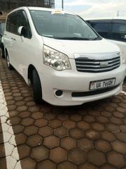 Toyota Noah 2011 White for sale