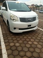 Toyota Noah 2012 White for sale