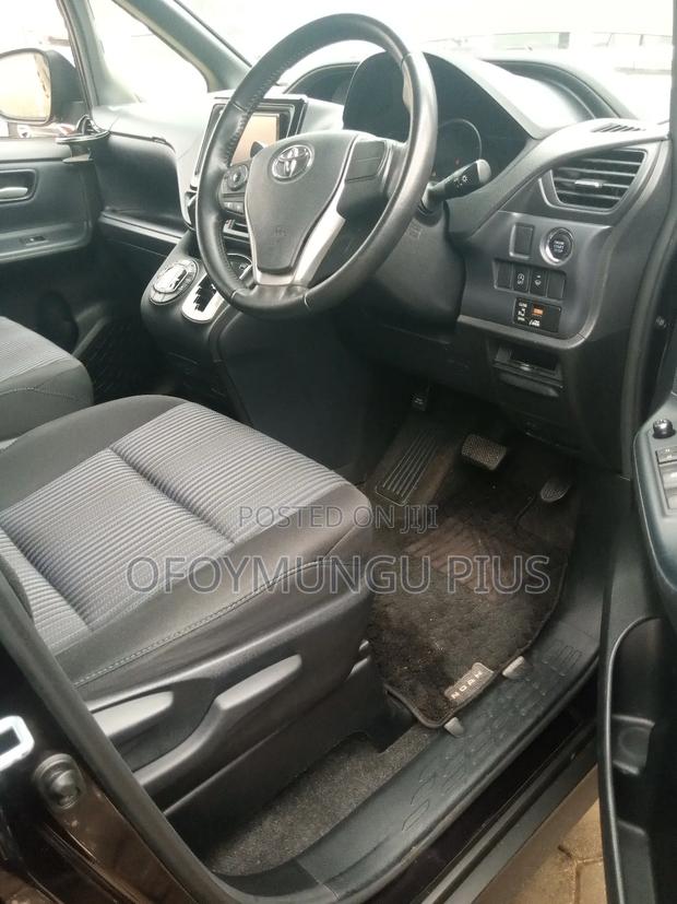 Toyota Noah 2014 Black