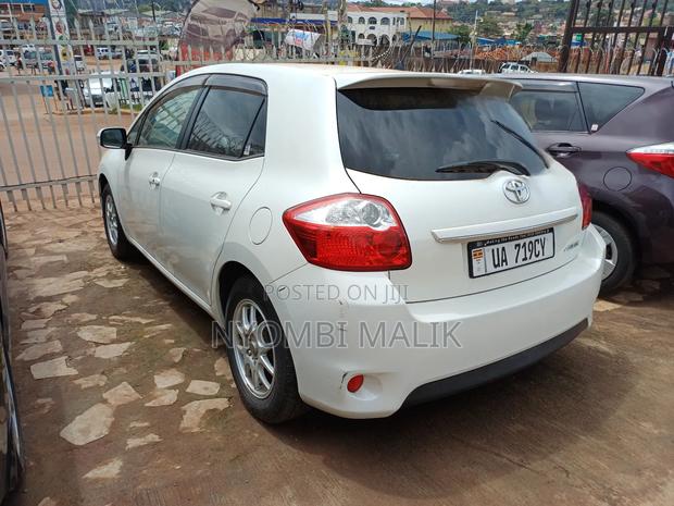 Toyota Auris Limited Sedan FWD (3.5L 6cyl 6A) 2010 White