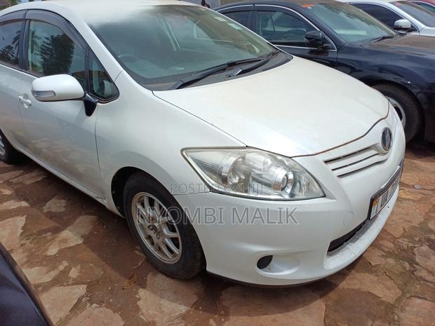 Toyota Auris Limited Sedan FWD (3.5L 6cyl 6A) 2010 White