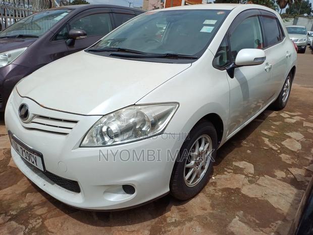 Toyota Auris Limited Sedan FWD (3.5L 6cyl 6A) 2010 White