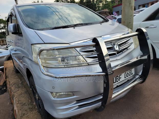 Toyota Alphard 2.4 Petrol AWD 2007 Silver