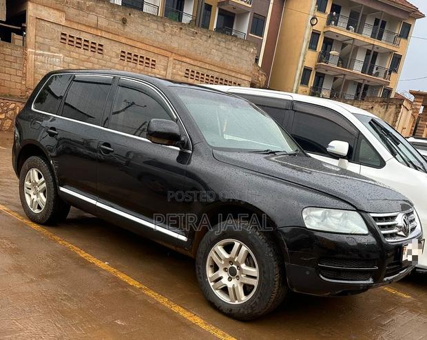 Volkswagen Touareg VR6 FSI 2010 Black