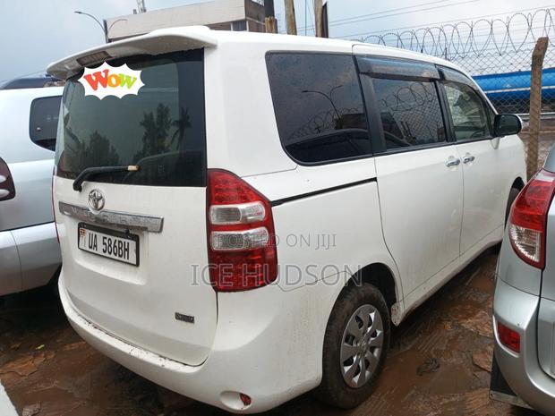Toyota Noah 2011 White