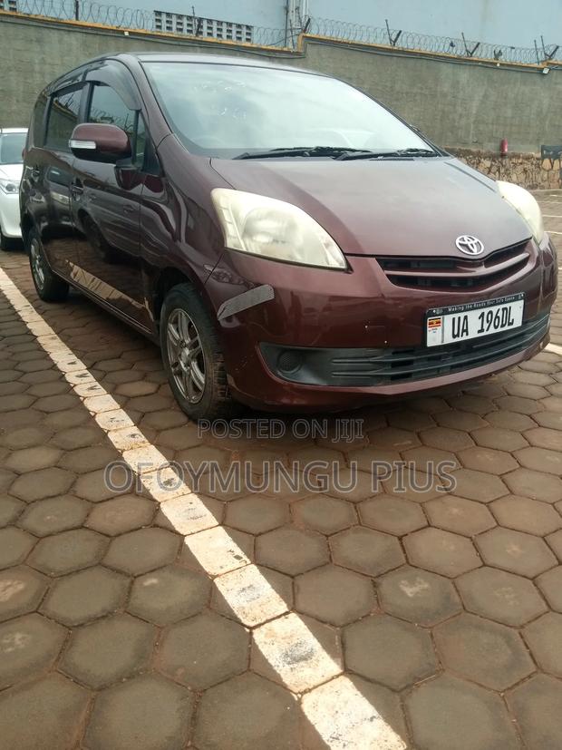 Toyota Passo Sette 2011 Maroon