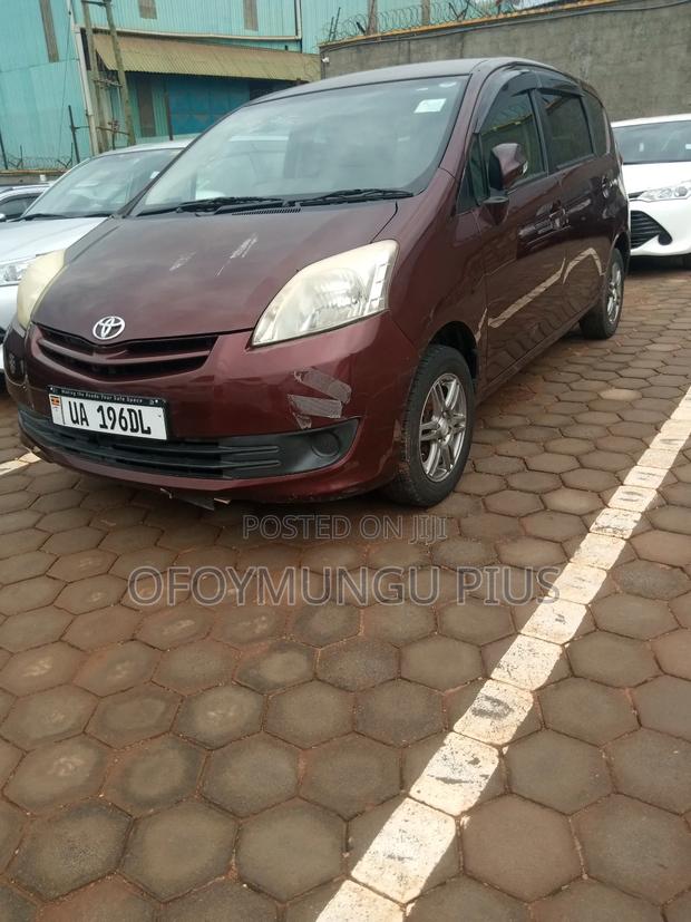Toyota Passo Sette 2011 Maroon