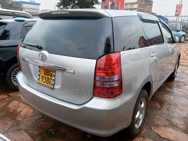 Toyota Wish 2006 Silver