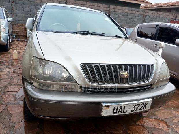 Toyota Harrier 2001 Gold
